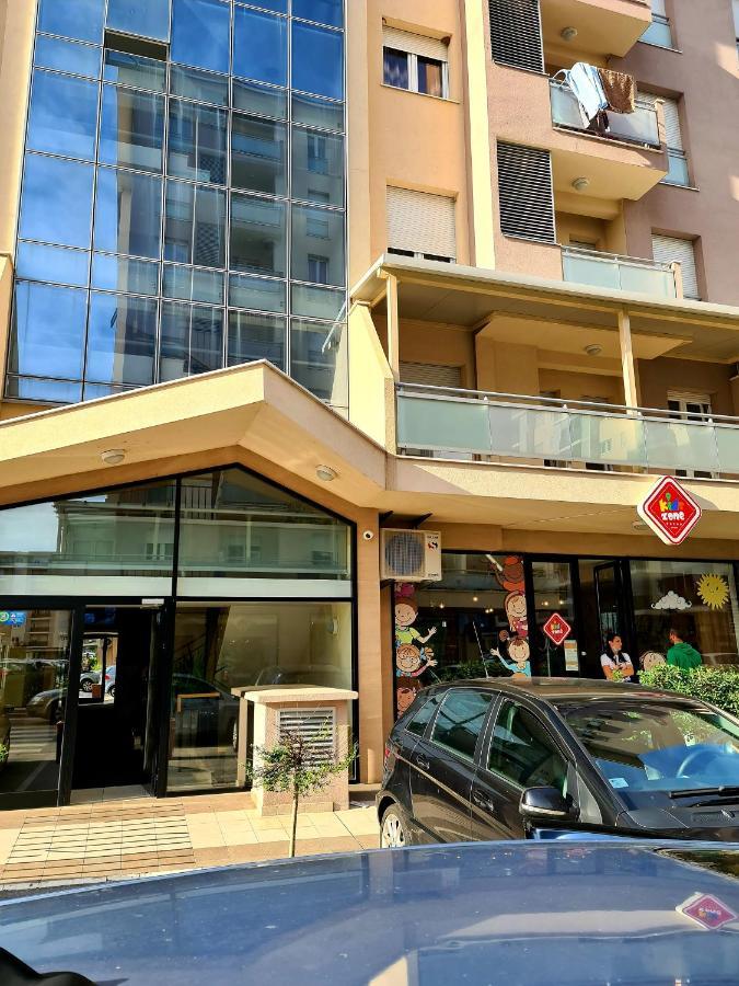 Appartement Apartman Bogdan 2 à Podgorica Extérieur photo